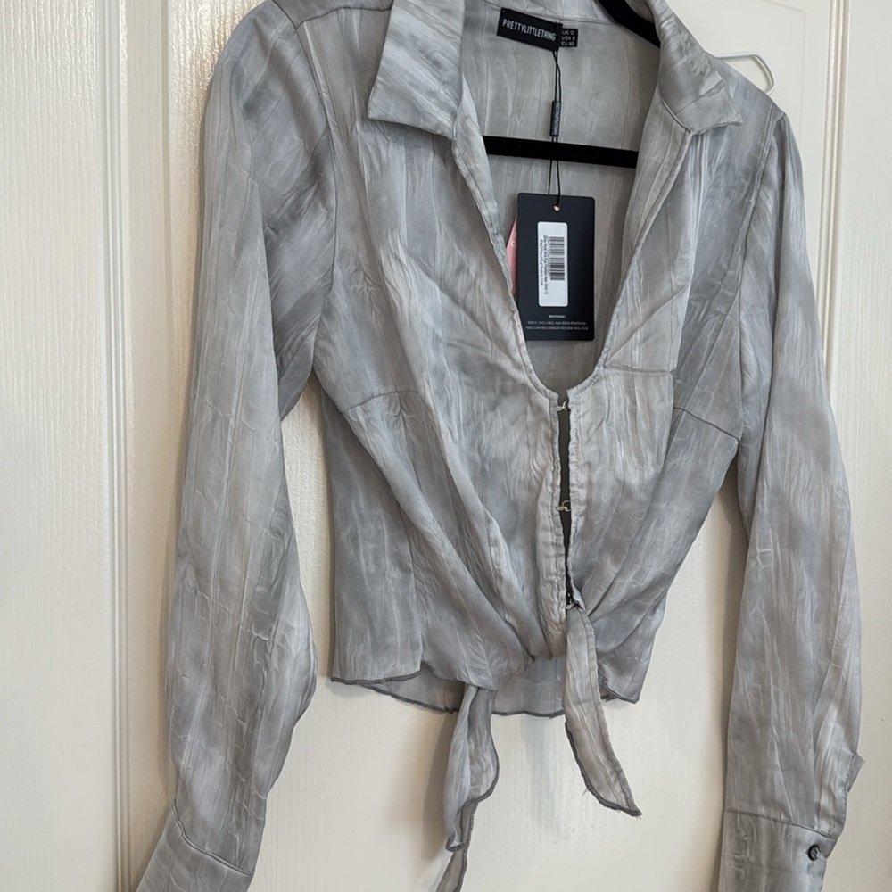 PrettyLittleThing Light Gray Tie-Front Shirt - Picture 4 of 8